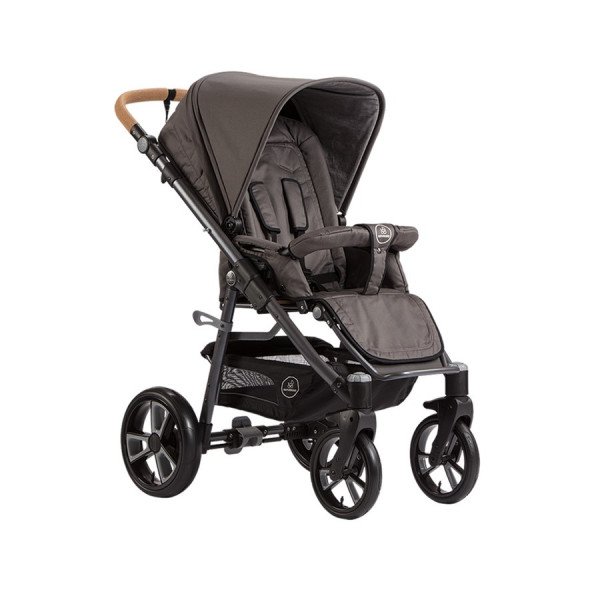 Der Kinderwagen "Lux" von Naturkind verbindet höchsten Komfort mit tollem Design und überzeugt mit seiner langen Nutzungsdauer. Hier in der Ausführung mit PE-Rädern.